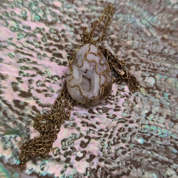 Howlite pendant - Picture 2 of 5